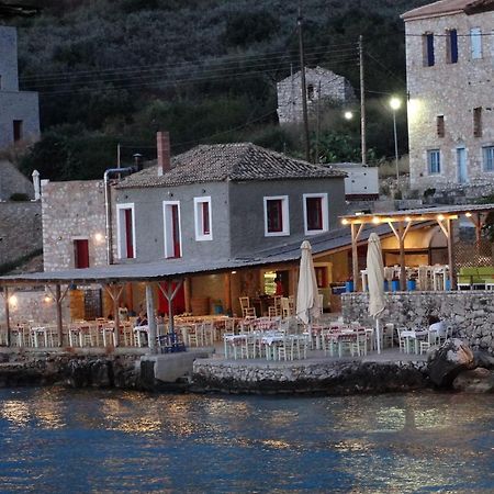 Messinian Blue Seaside Villa Kalamata Exteriör bild
