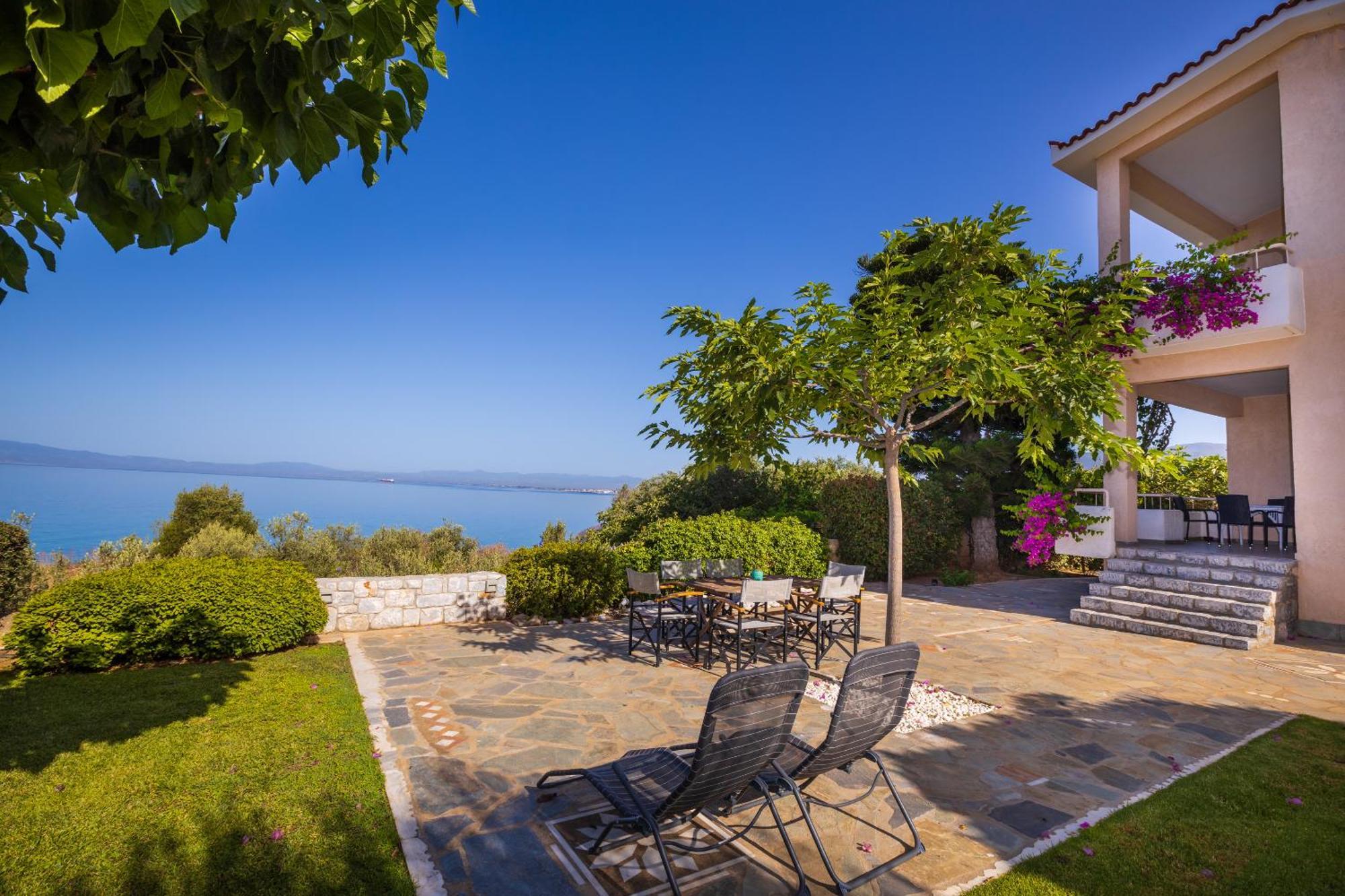 Messinian Blue Seaside Villa Kalamata Exteriör bild