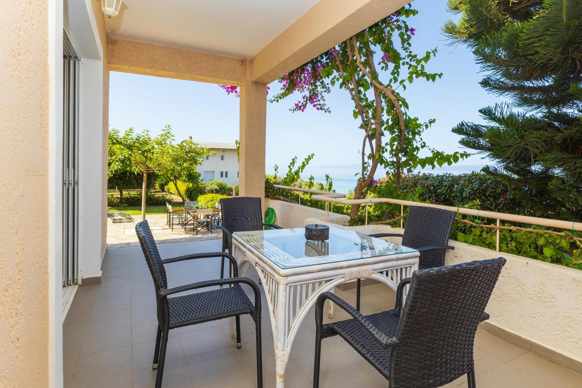 Messinian Blue Seaside Villa Kalamata Exteriör bild