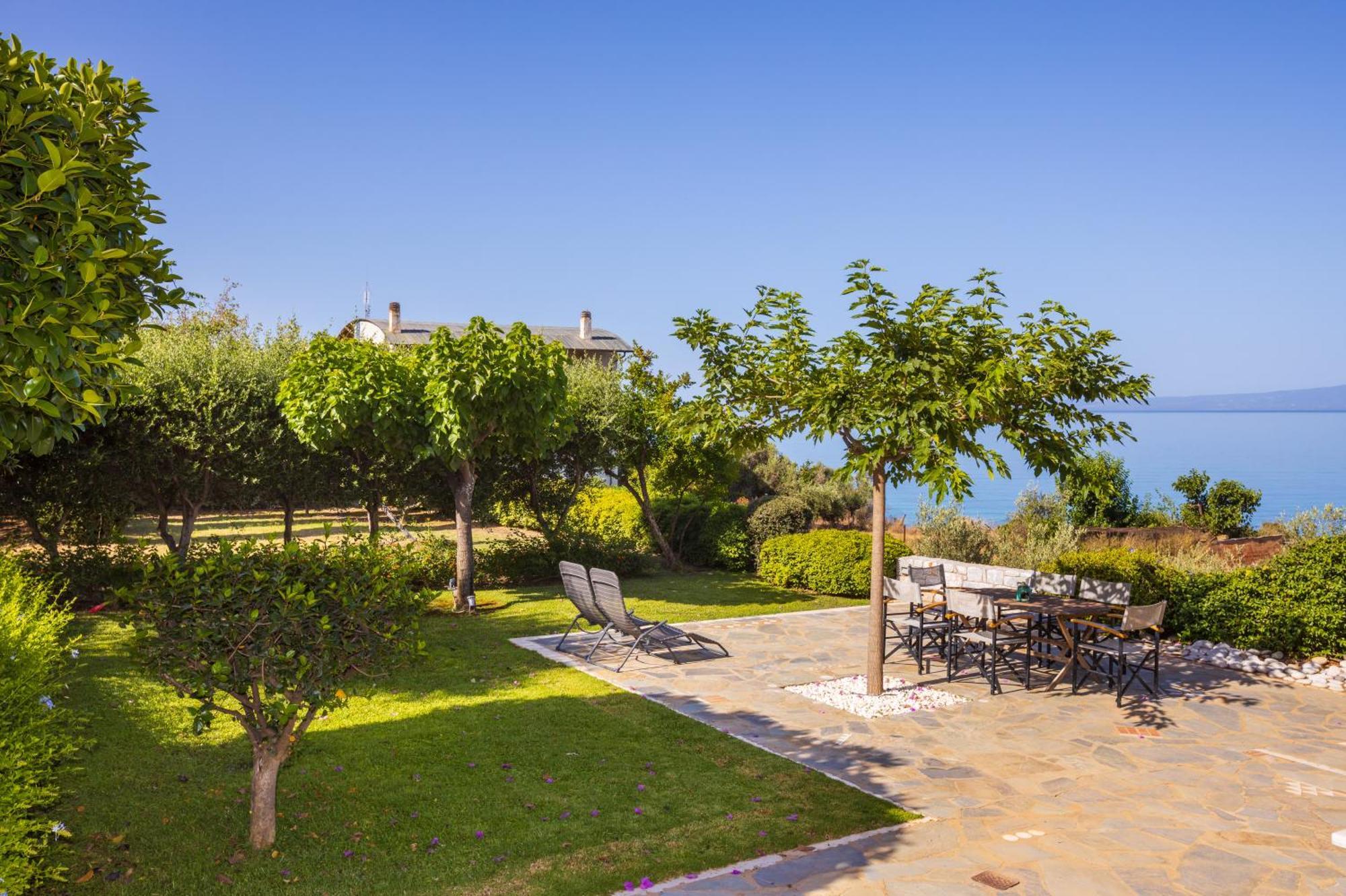 Messinian Blue Seaside Villa Kalamata Exteriör bild