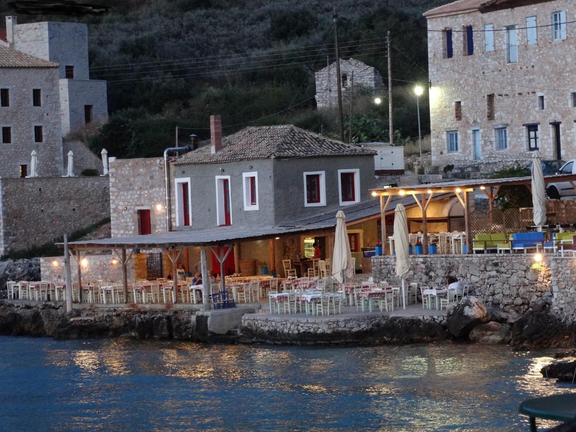 Messinian Blue Seaside Villa Kalamata Exteriör bild