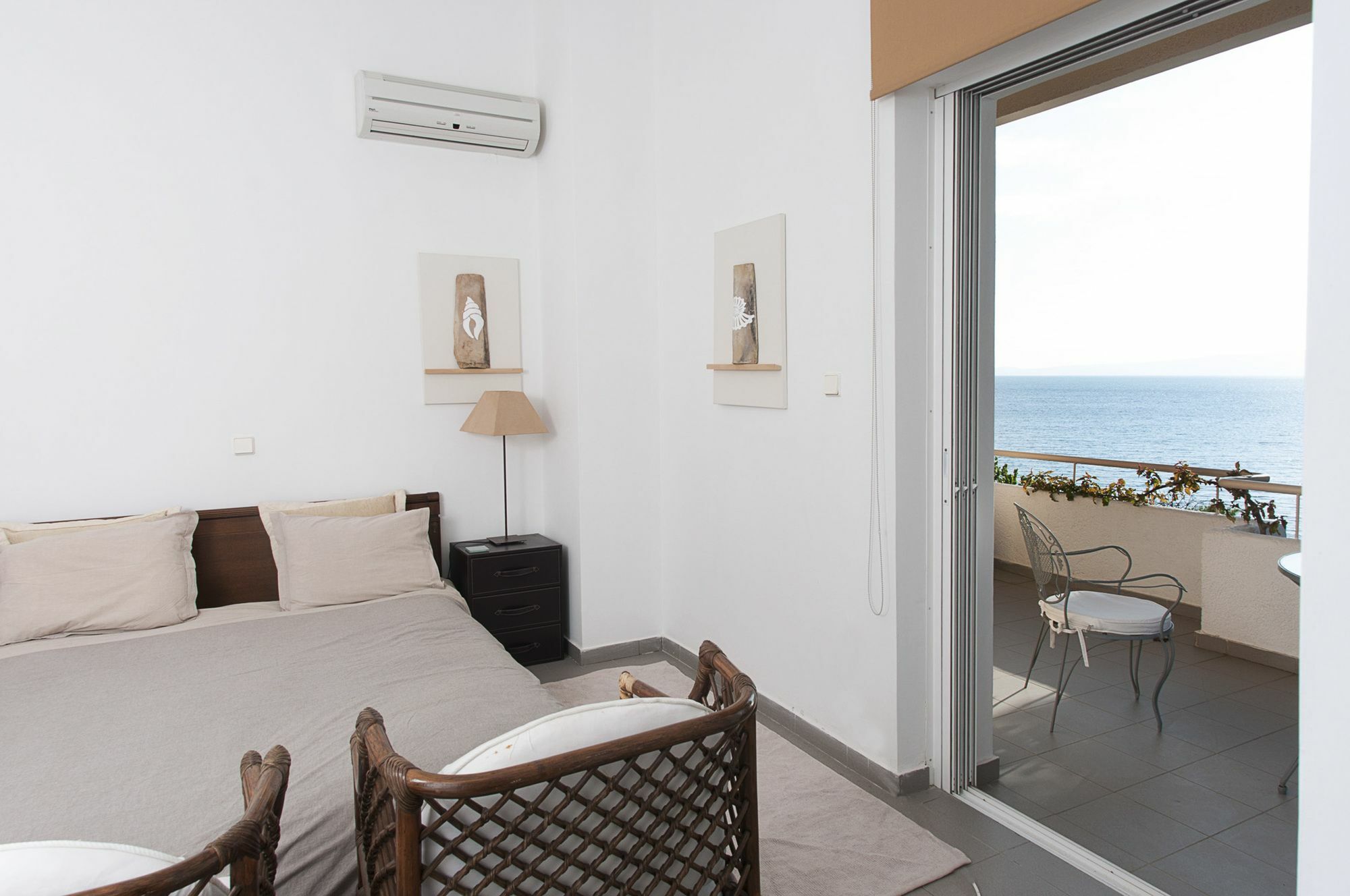 Messinian Blue Seaside Villa Kalamata Exteriör bild